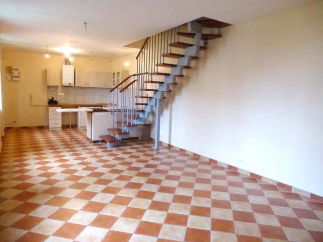 Location appartement 3 pièces 73.9 m² à Oyonnax 01100 NORD 664 € / mois CC