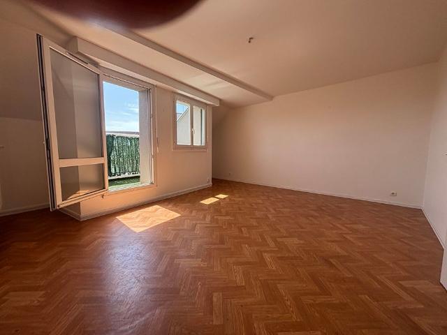 Location appartement 3 pièces, 73.00m², Le Mée sur Seine