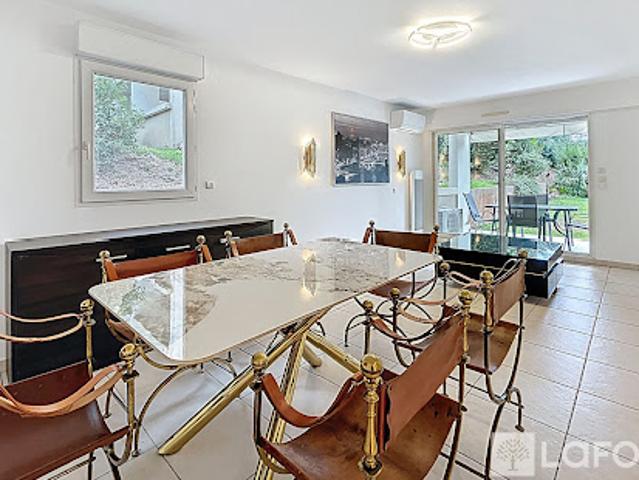 Location Appartement 3 pièces 73.08 m2 Cannes la bocca