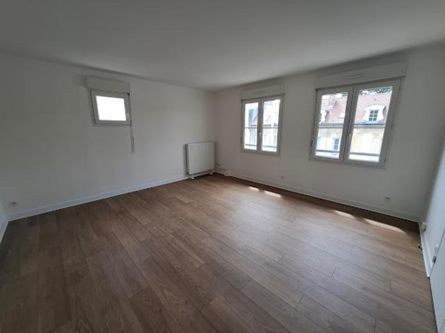 Location Appartement 3 pièces 73 m2 Compiegne