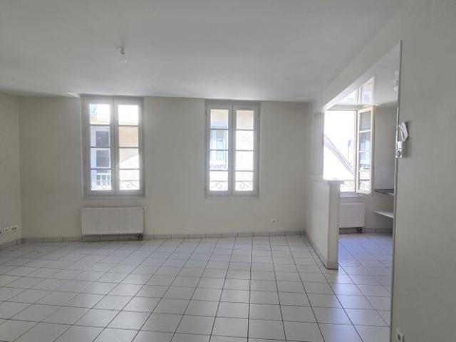 Location Appartement 3 pièces 73m² TULLE 19000