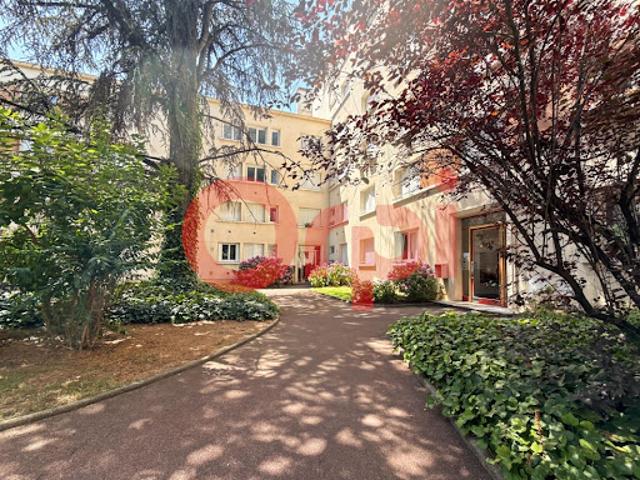 Location Appartement 3 pièces 70.8 m2 Lyon 8ème