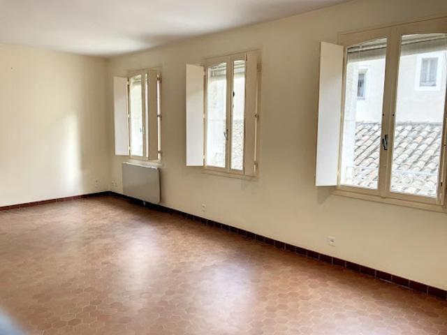 Location Appartement 3 pièces 70.11 m2 Avignon