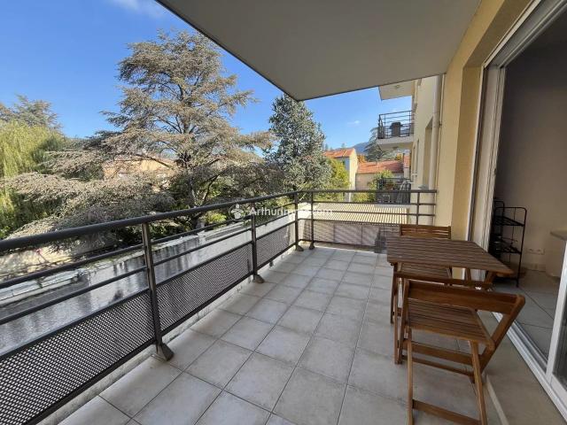 Location Appartement 3 pièces 70 m2 à Millau