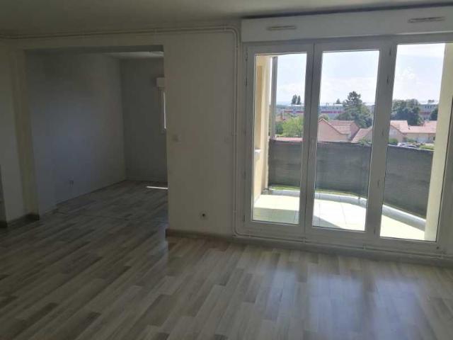 Location: Appartement 3 pièces 70 m2 – BETHONCOURT