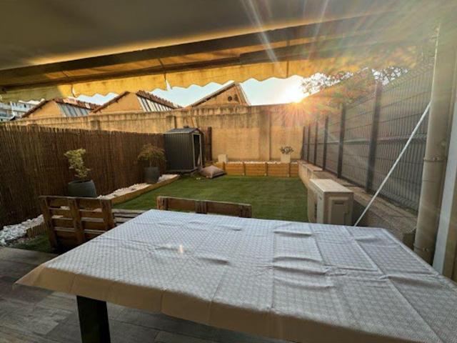 Location Appartement 3 pièces 70 m2 Marseille 10ème