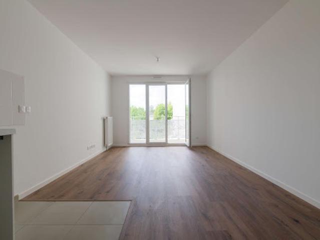 Location Appartement 3 pièces 70 m2 Savigny le Temple