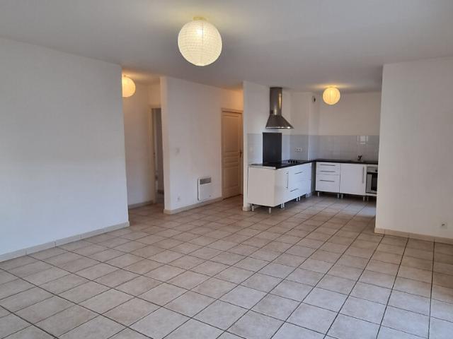 Location: appartement 3 pièces 70 m² à LUCCIANA