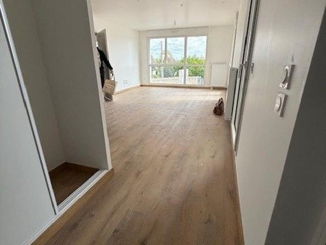 Location Appartement 3 pièces 70m² BAYEUX 14400