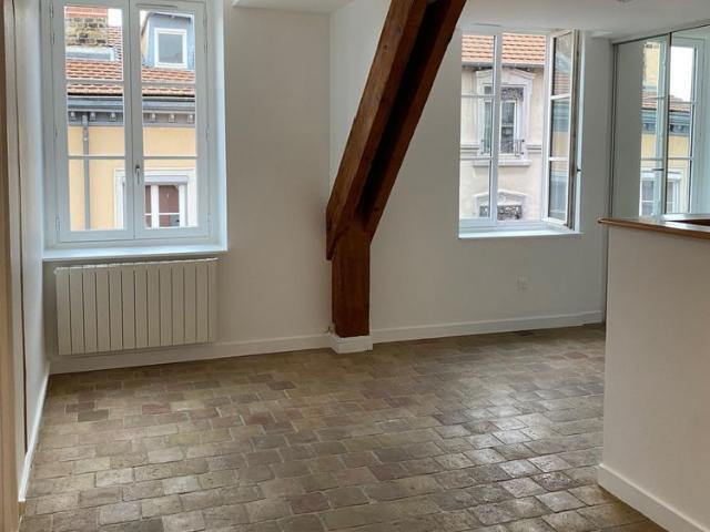 Location Appartement 3 pièces 70m² LYON 7ème