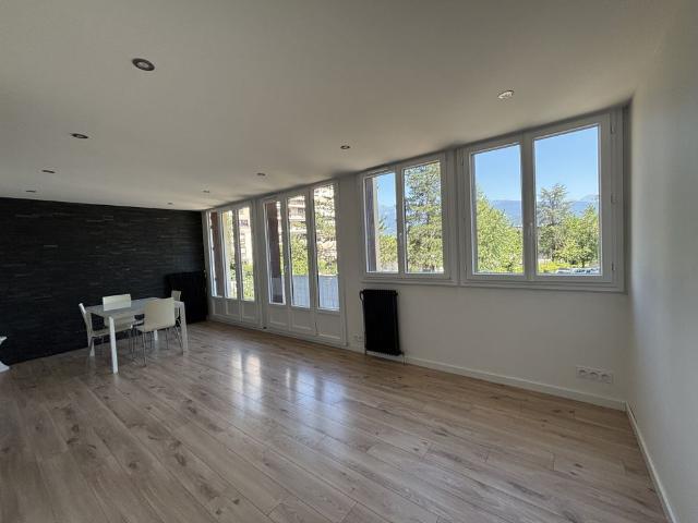 Location Appartement 3 pièces 70m² MEYLAN 38240