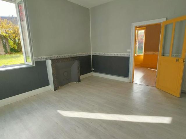 Location Appartement 3 pièces 70m² ST PIERRE LE MOUTIER 58240