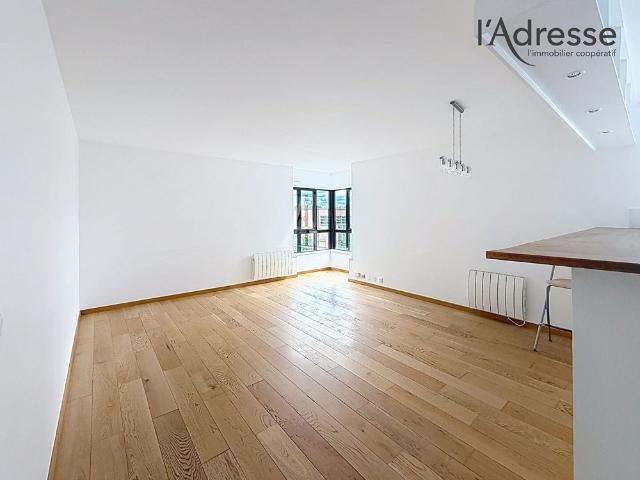 Location appartement 3 pièces, 71.00m², Suresnes