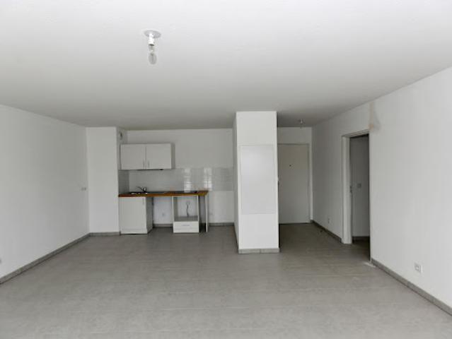 Location Appartement 3 pièces 71 m2 Marseille 8ème