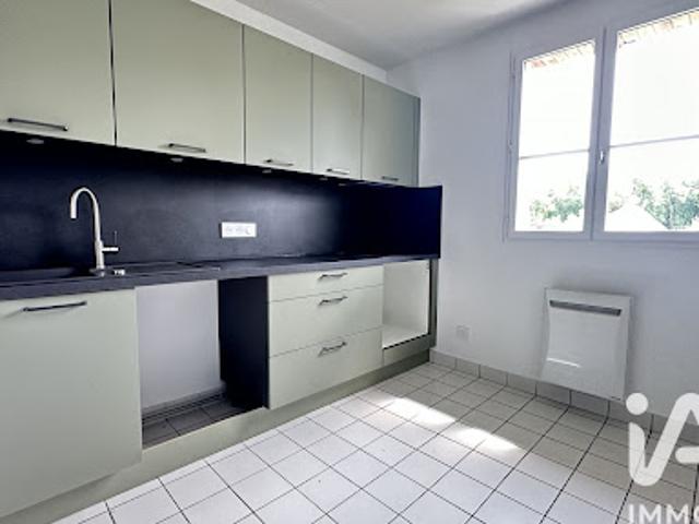 Location Appartement 3 pièces 71 m2 Saint Pierre lès Nemours