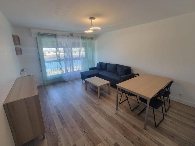 Location Appartement 3 pièces 71m² CHOISY LE ROI 94600