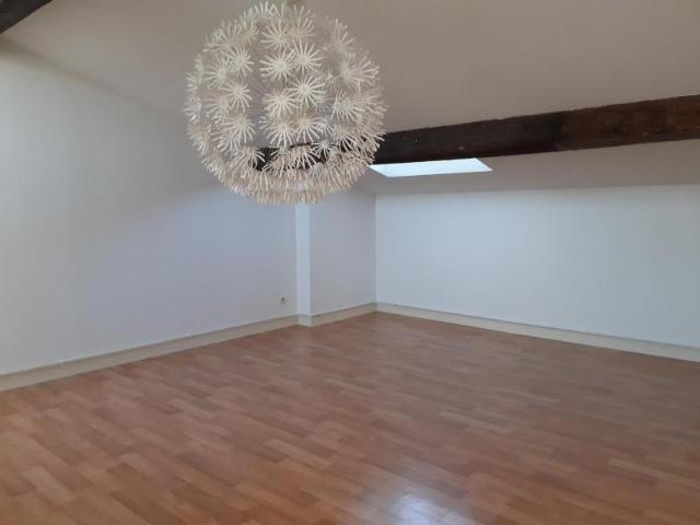 Location Appartement 3 pièces 71m² BORDEAUX 33000