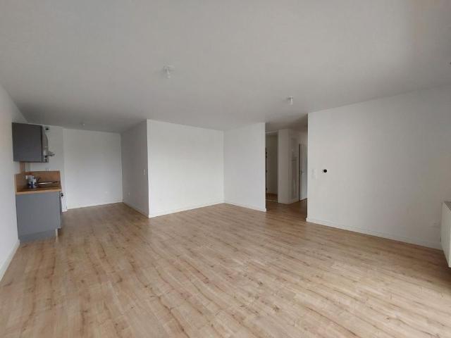 Location Appartement 3 pièces 71m² LE MESNIL ESNARD 76240