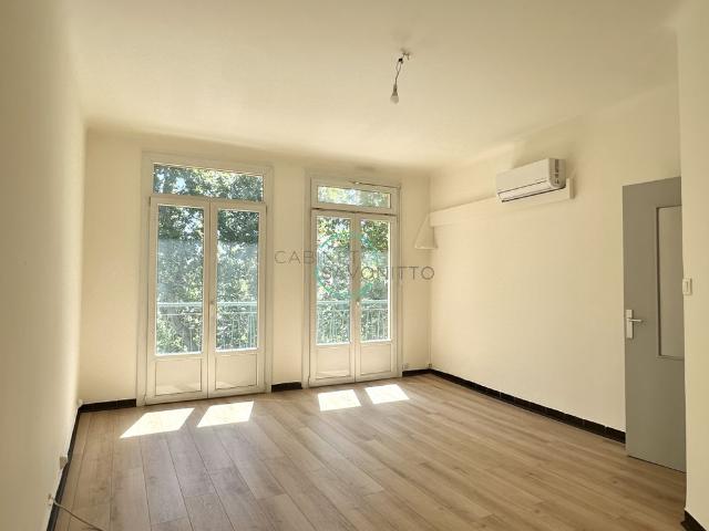 Location Appartement 3 pièces 71m² MARSEILLE 4ème