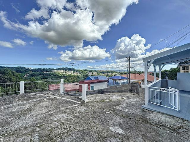 Location Appartement 3 pièces 72 m2 Fort de france