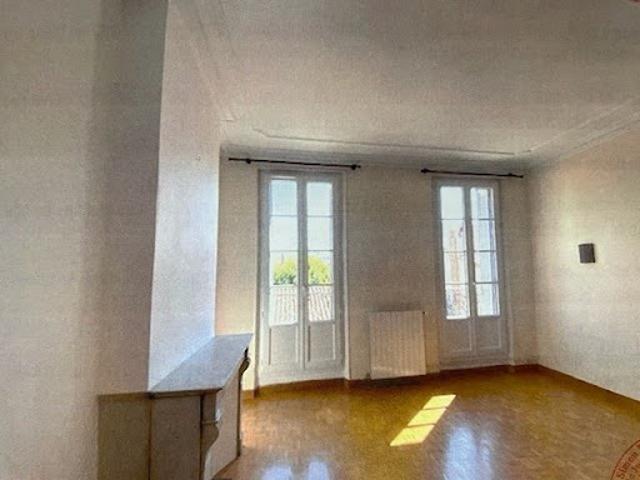 Location Appartement 3 pièces 72 m2 Marseille 6ème