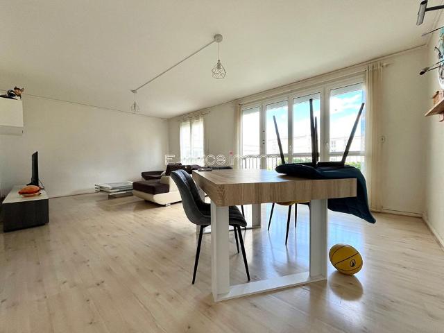 Location Appartement 3 pièces 72m² MAROMME 76150