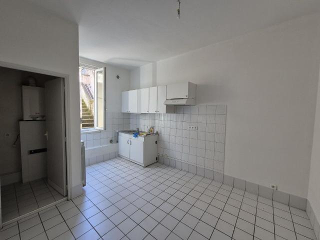 Location Appartement 3 pièces 72m² TULLE 19000