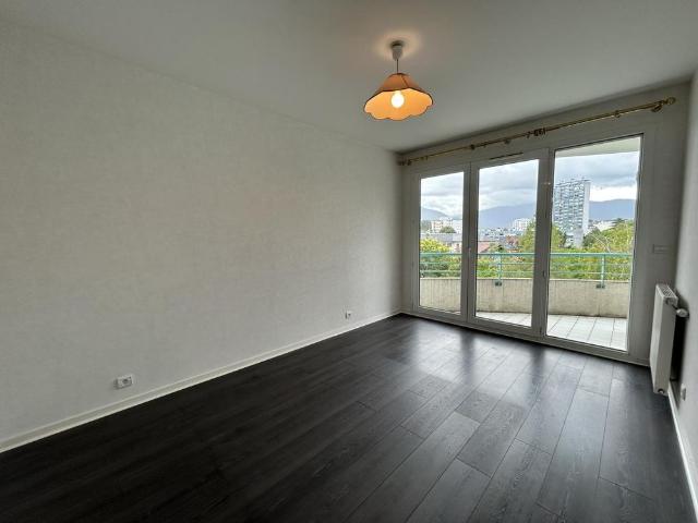 Location Appartement 3 pièces 77m² CHAMBERY 73000