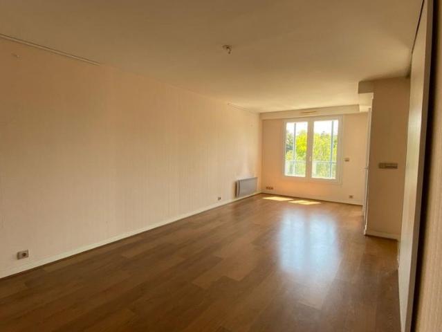 Location Appartement 3 pièces 77m² LA ROCHELLE 17000
