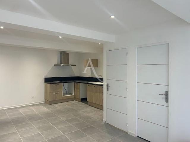 Location Appartement 3 pièces 74.6 m2 Bords