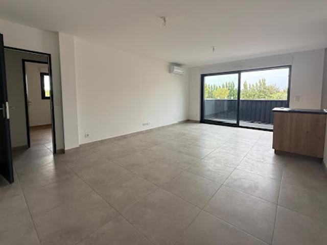 Location Appartement 3 pièces 74.6 m2 Sainte marie la mer