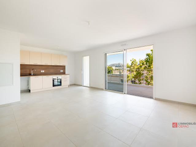 Location Appartement 3 pièces 74 m2 Marseille 8ème