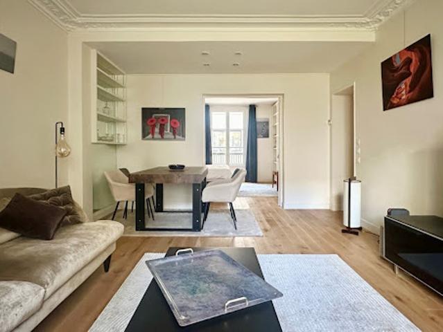 Location Appartement 3 pièces 74 m2 Paris 8ème