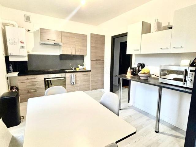 Location Appartement 3 pièces 74m² DECAZEVILLE 12300