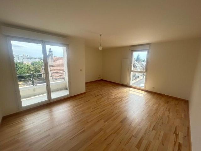 Location Appartement 3 pièces 74m² ORLEANS 45100
