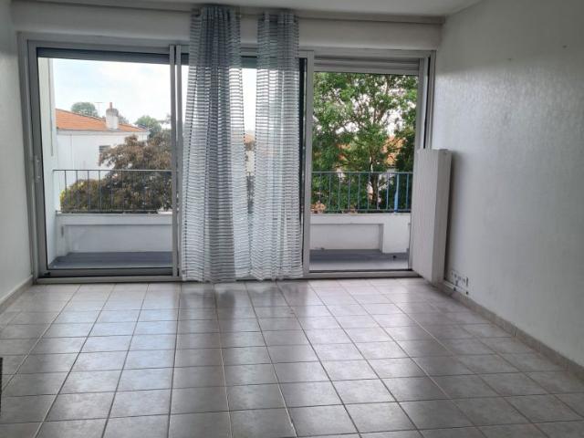 Location Appartement 3 pièces 74m² LA ROCHELLE 17000