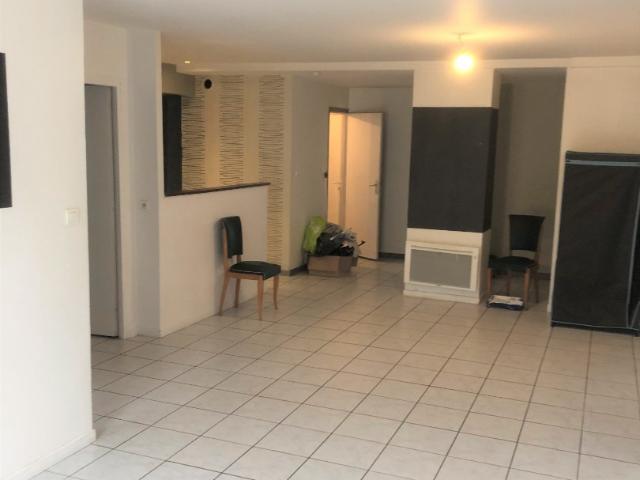 Location Appartement 3 pièces 74m² LILLE 59260