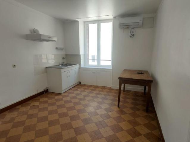 Location Appartement 3 pièces 74m² ST SAULGE 58330