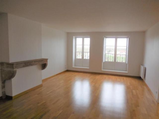 Location Appartement 3 pièces 74m² TOURNUS 71700