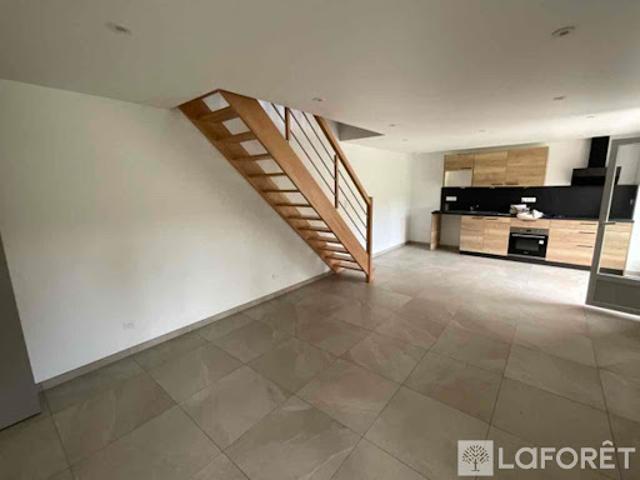 Location Appartement 3 pièces 79.08 m2 Septfontaines