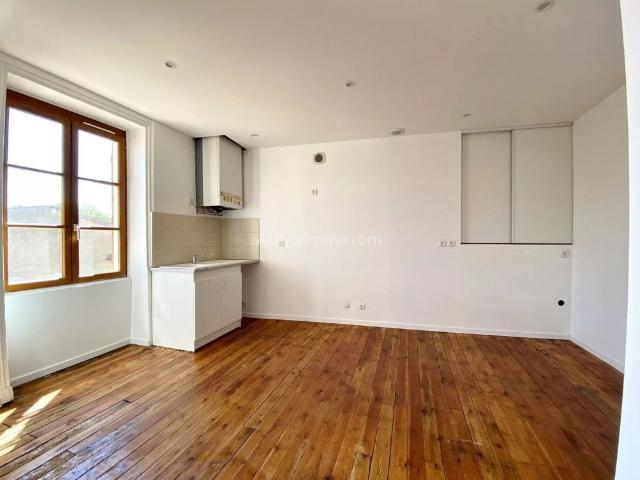 Location Appartement 3 pièces 75 m2 à Pouilly les Nonains
