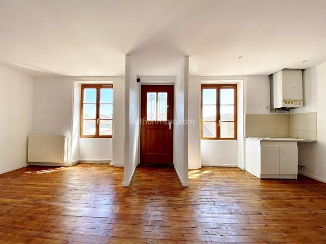 Location Appartement 3 pièces 75 m2 à Pouilly les Nonains