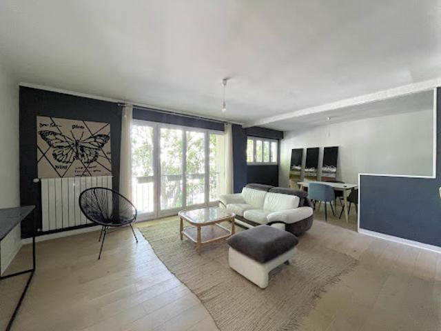 Location Appartement 3 pièces 75 m2 Lyon 7ème