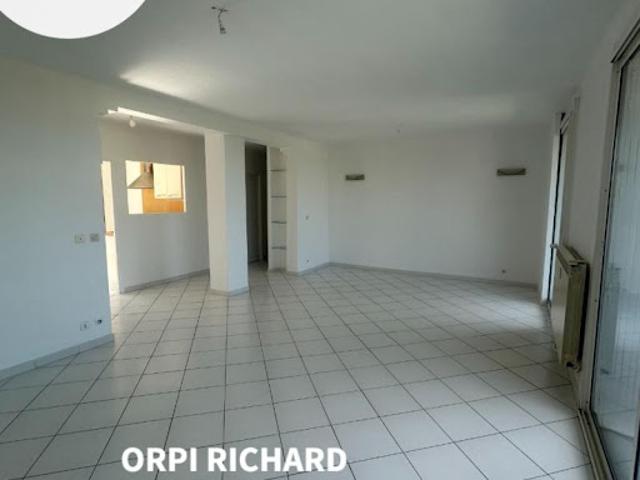 Location Appartement 3 pièces 75 m2 Six Fours les Plages