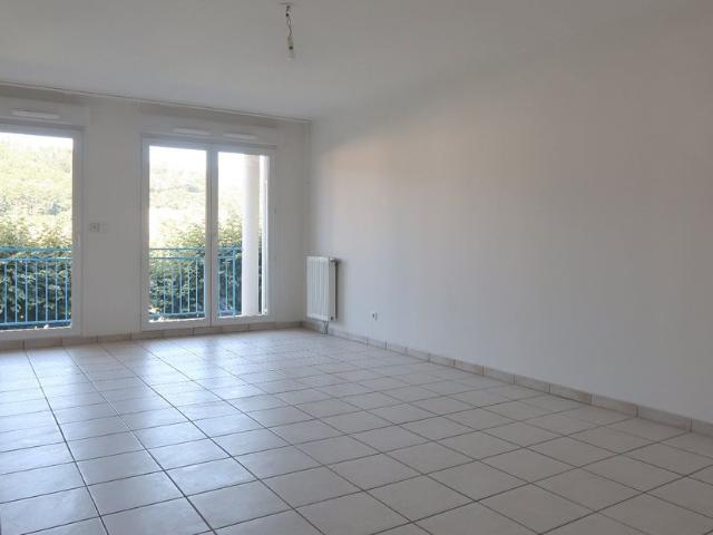 Location Appartement 3 pièces 75m² UNIEUX 42240