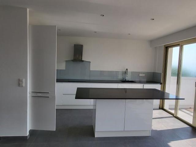 Location Appartement 3 pièces 75m² VILLENEUVE LOUBET 06270