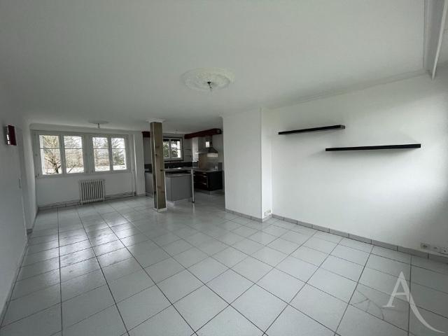 Location appartement 3 pièces, 76.65m², Châteauroux