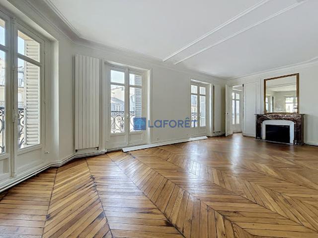 Location Appartement 3 pièces 76.1 m2 Paris 1er