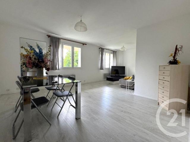 Location Appartement 3 pièces 76m² CLERMONT FERRAND 63000
