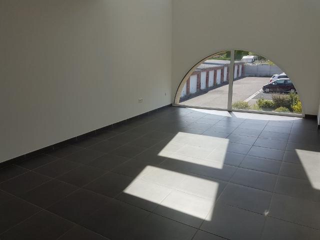 Location Appartement 3 pièces 76m² MAING 59233